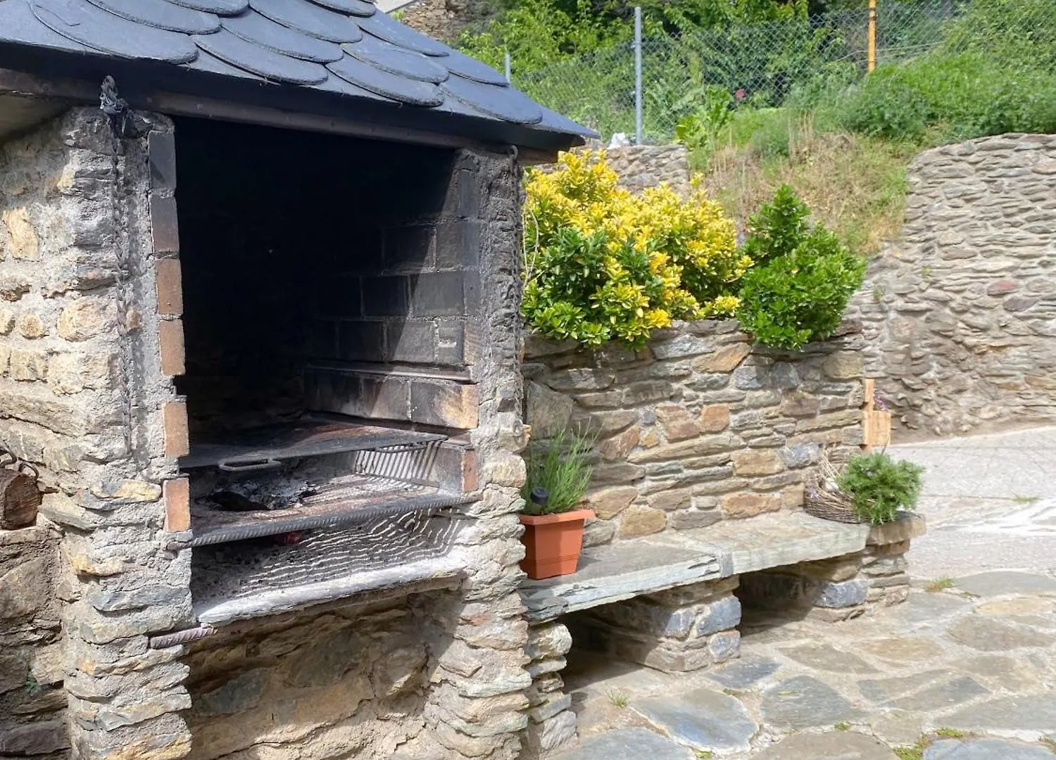 Casa Rural Macia - Apartamentos Roní Lantställe