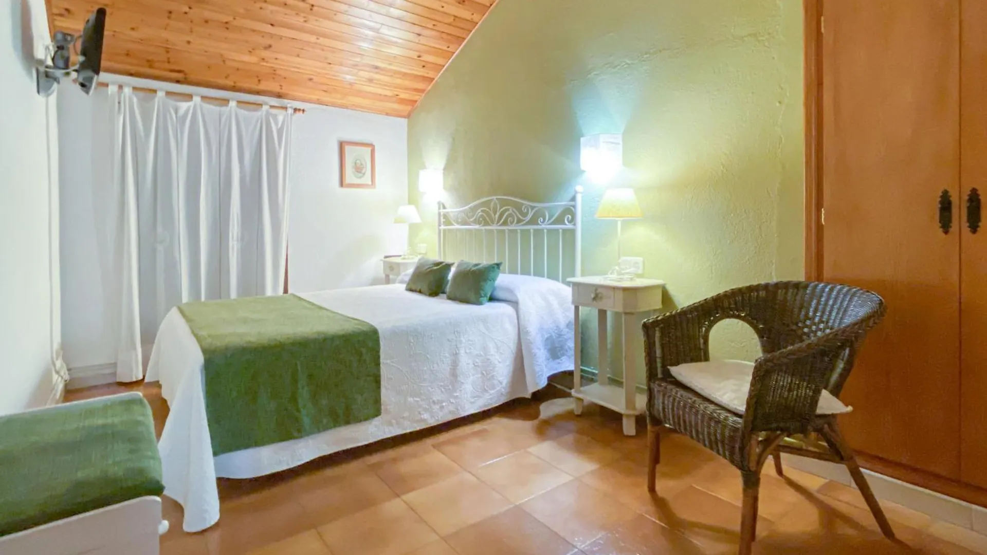 Apartamentos Casa Macia Roní 0*,  España